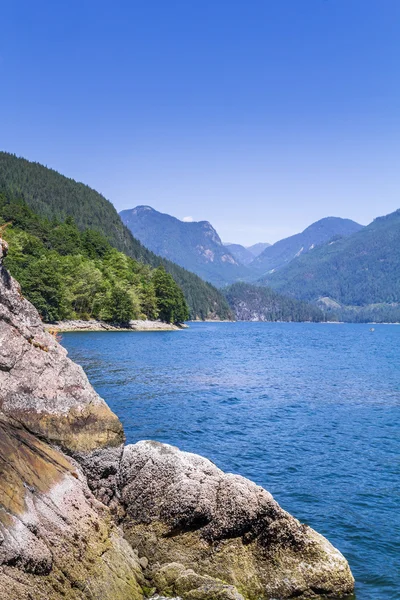 Nice veiw of mountains in the bay — Stock Photo, Image