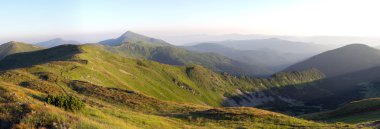  puslu sabah dağın (Karpat Mt'ın, Ukrayna)