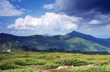 En yüksek dağ Ukrayna Hoverla 2061 m. Chornogora ridge