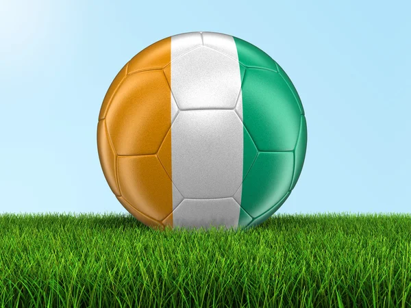 Futebol com bandeira da Costa do Marfim. Imagem com caminho de recorte — Fotografia de Stock