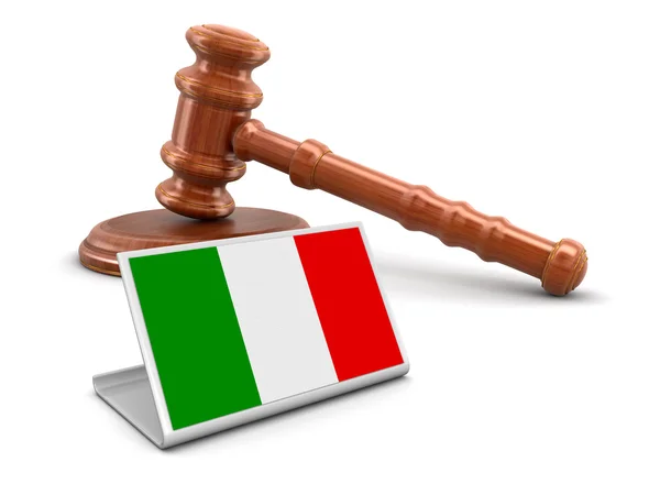 3d wooden mallet and Italian flag. Image with clipping path — Stock Photo, Image