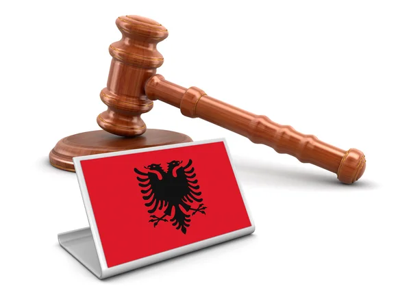 3d wooden mallet and Albanian flag. Image with clipping path — Stock Photo, Image