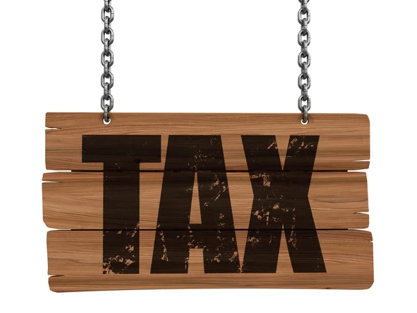 Pizarra de madera colgada de cadenas con TAX (ruta de recorte incluida ) — Foto de Stock