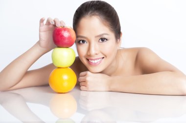 güzel genç Asyalı kadın uzun saçlı, kusursuz cilt ve mükemmel makyaj