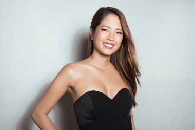 Asyalı güzel bir kadının portresi. 