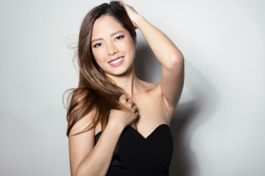Asyalı güzel bir kadının portresi. 