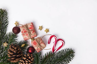 Hediyeler ve dekorasyonlarla güzel bir Noel arkaplanı