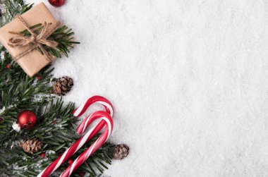 Hediyeler ve dekorasyonlarla güzel bir Noel arkaplanı