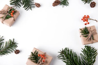 Hediyeler ve dekorasyonlarla güzel bir Noel arkaplanı