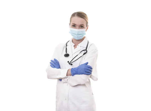 Jovem Médico Uniforme Branco Estetoscópio Usando Máscara Fundo Isolado — Fotografia de Stock