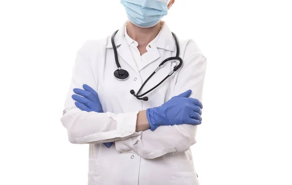 Mladý Lékař Bílé Uniformě Stetoskop Nosí Masku Izolovaném Pozadí — Stock fotografie