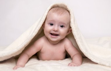 genç bebek battaniye var yalan