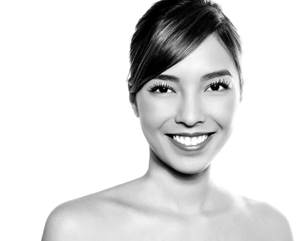 Retrato de bela jovem mulher asiática com pele clara — Fotografia de Stock