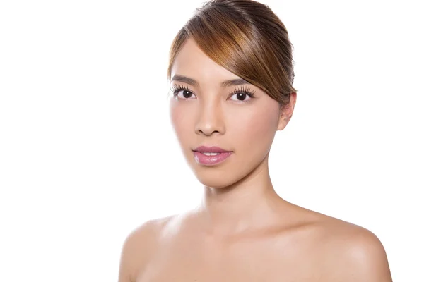 Portret pięknej młodej azjatyckiej kobiety z jasną skórą — Zdjęcie stockowe