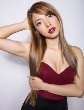 uzun saçlı güzel Asyalı kadın