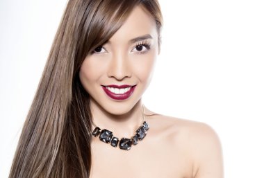 Asyalı güzel bir kadının portresi.