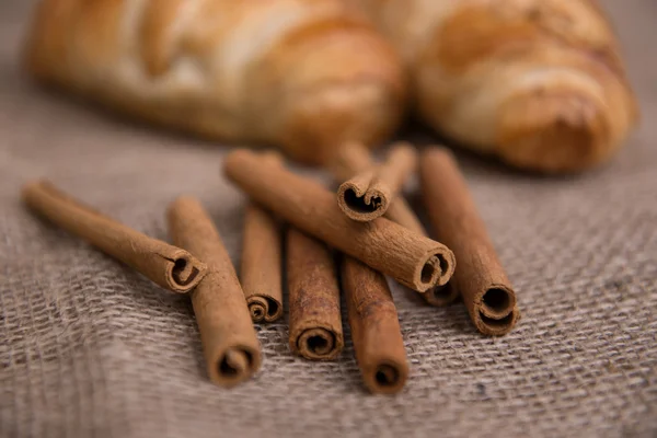 Croissants deliciosos frescos — Fotografia de Stock