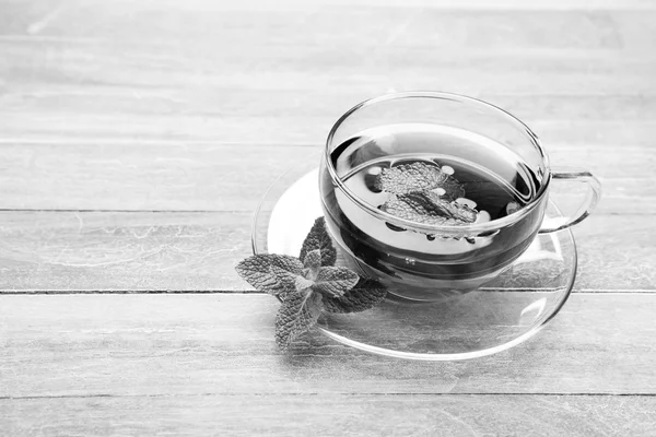 Freshly brewed tea in glass cup — Stock Photo, Image