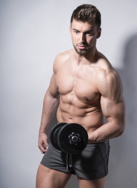 yakışıklı genç adam yerleştirmek