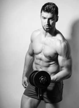 yakışıklı genç adam yerleştirmek