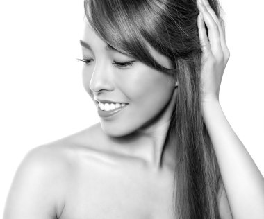 uzun saçlı genç güzel Asyalı kadın