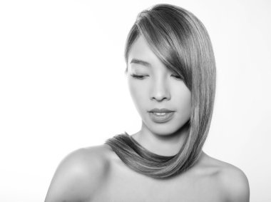 uzun saçlı güzel genç Asyalı kadın