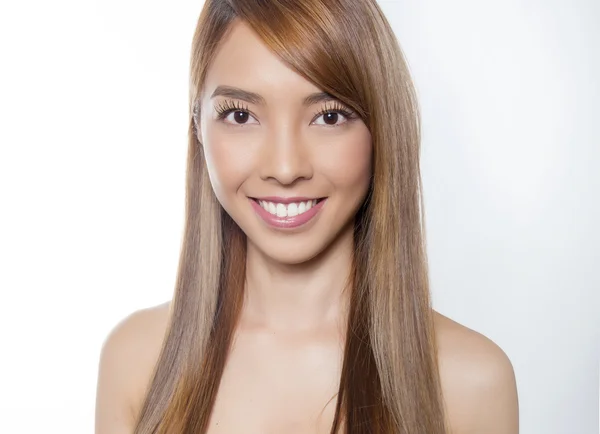 Joven hermosa asiático mujer con largo cabello —  Fotos de Stock