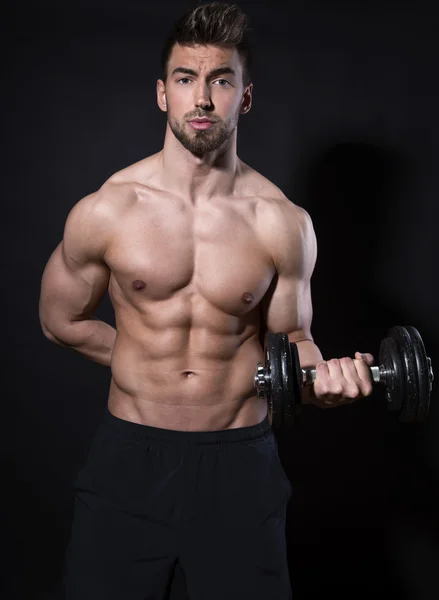 Stilig ung bodybuilder — Stockfoto