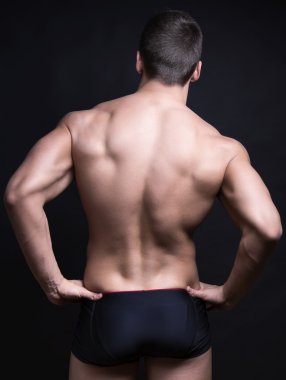 yakışıklı genç ve formda adam