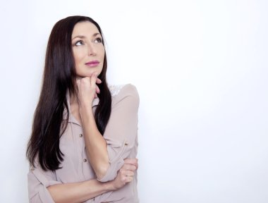 Güzel, gülümseyen kadın