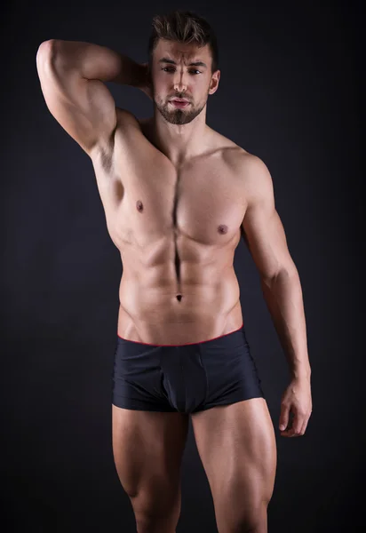 Stilig ung bodybuilder — Stockfoto