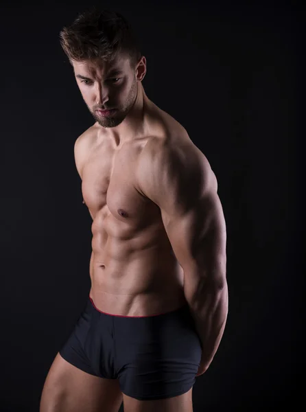 Knappe jonge bodybuilder — Stockfoto