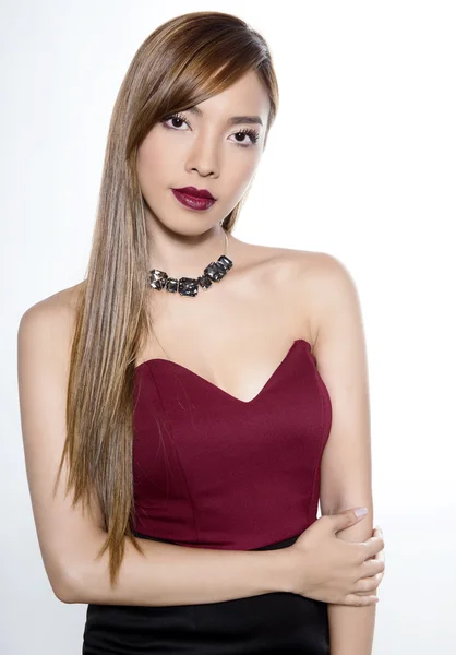 年轻漂亮的亚洲女人 — 图库照片