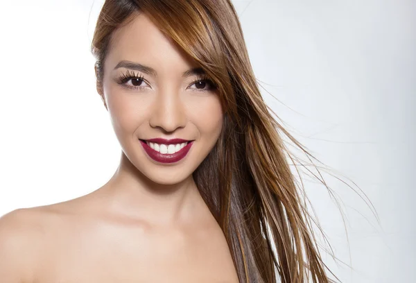 Mooi jong aziatisch vrouw — Stockfoto