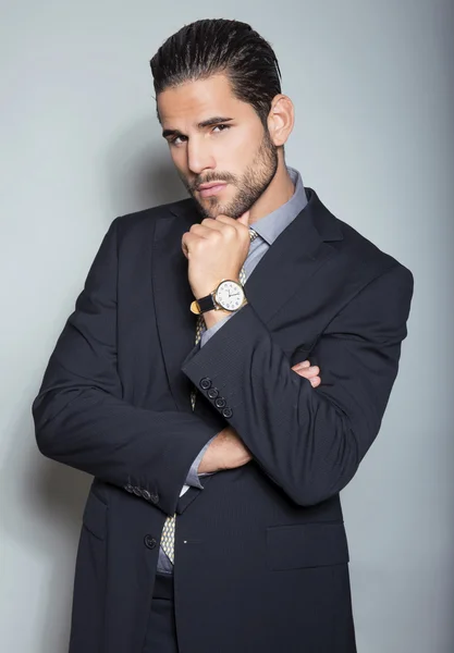 Bell'uomo d'affari con orologio — Foto Stock