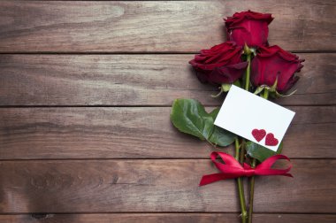Sevgililer günü için güzel kırmızı gül