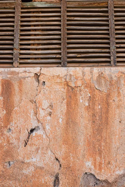 Old peeling facade — Stock Photo, Image
