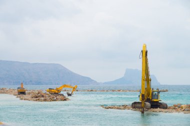 Bir baraj inşa süreci