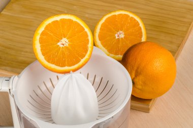 Küçük elektrikli meyve sıkacağı