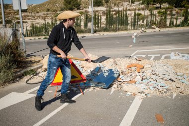 Bir yol engeli yapma