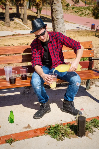 Guy getting heavily drunk — Stock Photo, Image