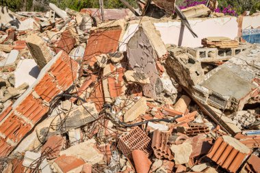 Yıkım moloz görünüm