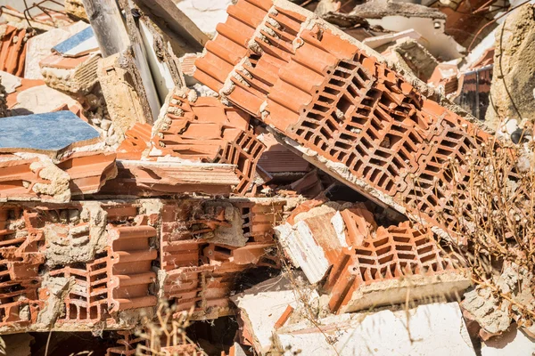 Yıkım moloz görünüm