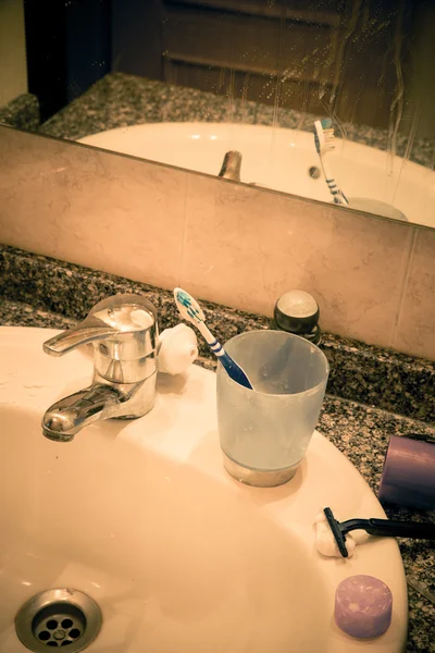 Single bathroom sink — Stock Photo, Image