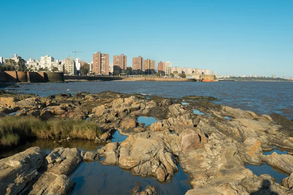 Montevideo pobřeží zobrazení — Stock fotografie