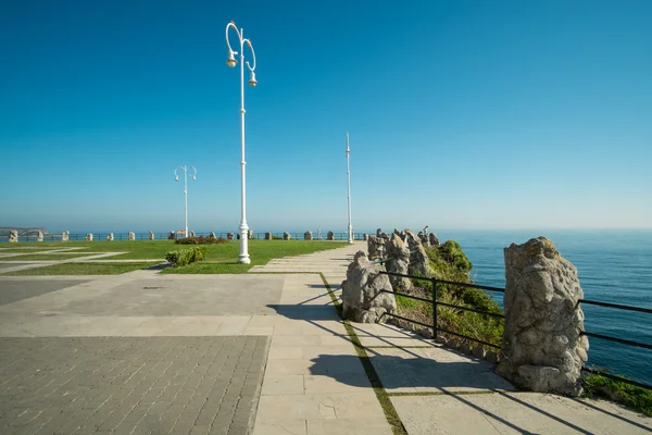 Santander waterfront promenade — Stockfoto