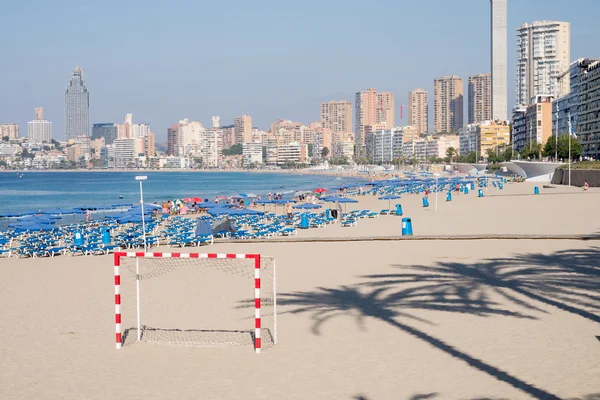 Turisti sulla località balneare — Foto Stock