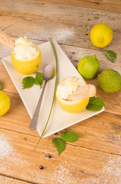 Lemon sorbet — Stock Photo, Image