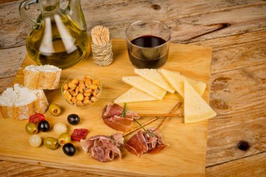 çeşitli İspanyol aperatifler