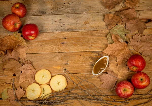 Яблоки и мармелад — стоковое фото